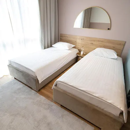B85 Apartahotel Varsovia