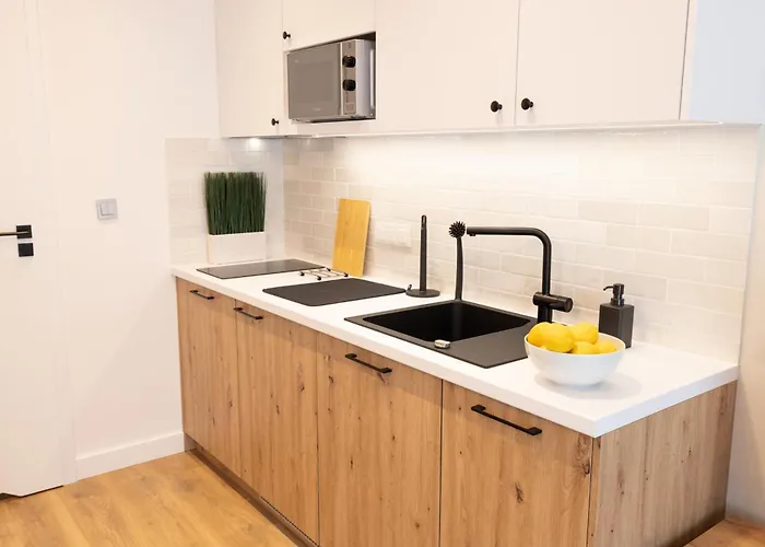 B85 3* Варшава